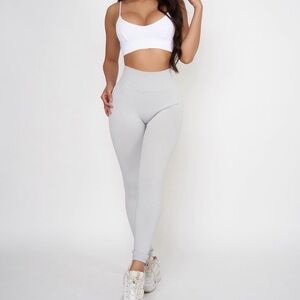 Sleek Gray High-Rise Leggings
